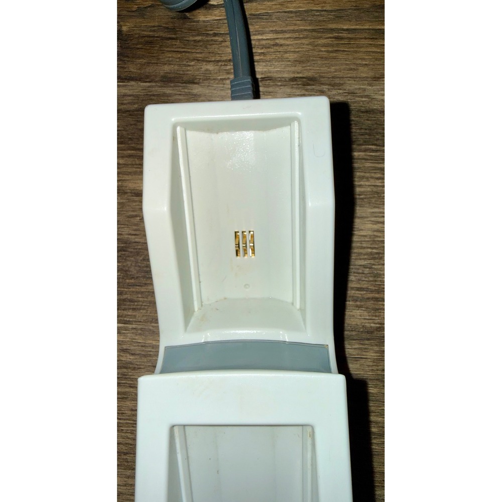 Nyko Charge Base Charging Station Wii Dual Dock 86070-A50 - Picture 4 of 8